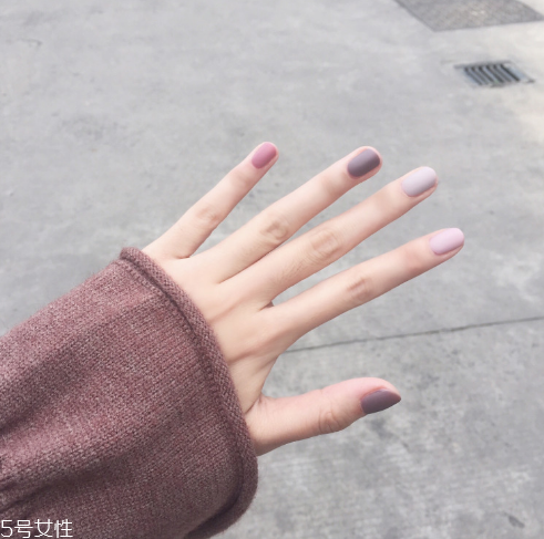 做磨砂美甲多少錢(qián) 磨砂美甲圖片最新款2018 做磨砂美甲多少錢(qián) 磨砂美甲圖片最新款2018