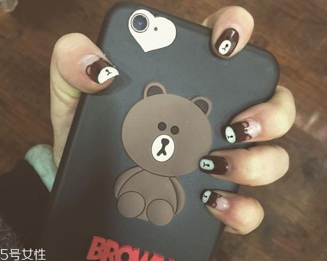 可愛卡通美甲圖片2022 指甲油正確涂法