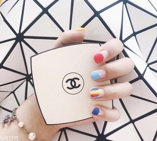 2022最流行的美甲什么顏色 2022簡(jiǎn)約大氣的美甲圖片 2022最流行的美甲什么顏色 2022簡(jiǎn)約大氣的美甲圖片