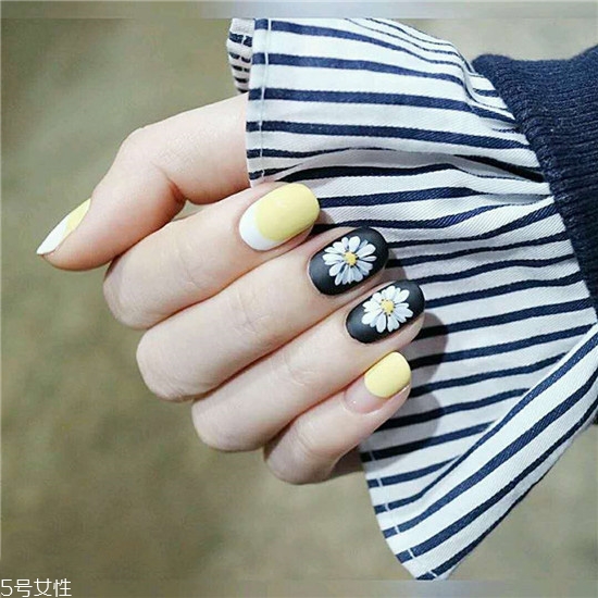 2018最流行的磨砂美甲新款式 磨砂美甲的最新火爆款式圖片 2018最流行的磨砂美甲新款式 磨砂美甲的最新火爆款式圖片