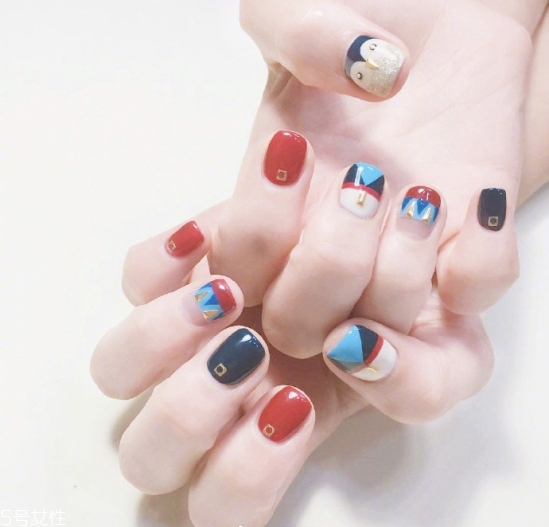2022最流行的美甲什么顏色 2022簡(jiǎn)約大氣的美甲圖片 2022最流行的美甲什么顏色 2022簡(jiǎn)約大氣的美甲圖片