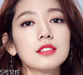 口紅筆哪個顏色好看？要根據(jù)膚色來選色號
