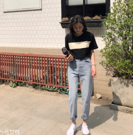 牛仔褲洗完怎么掛？牛仔褲的晾曬方法