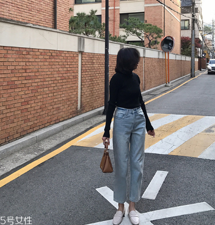 牛仔褲小腿太緊怎么辦？多穿穿就松了