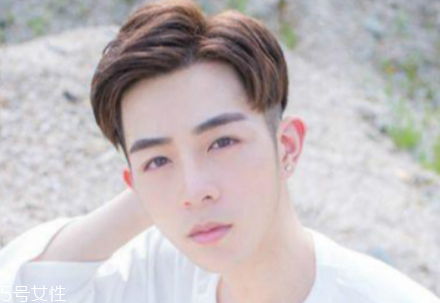 男士怎么樣設(shè)計發(fā)型好看？4款帥氣穩(wěn)重發(fā)型