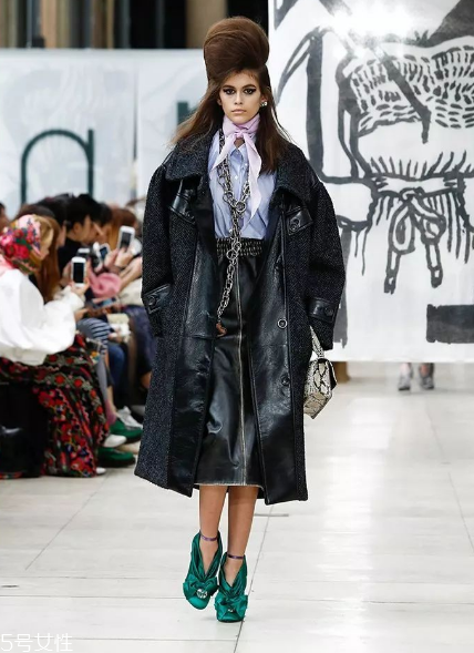 miumiu2018秋冬系列好看嗎_有哪些款式？