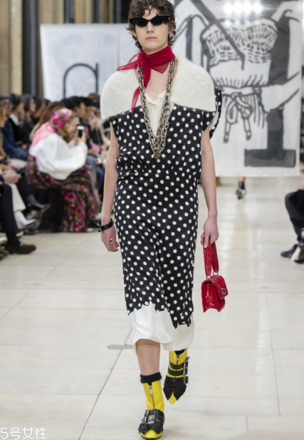 miumiu2018秋冬系列好看嗎_有哪些款式？