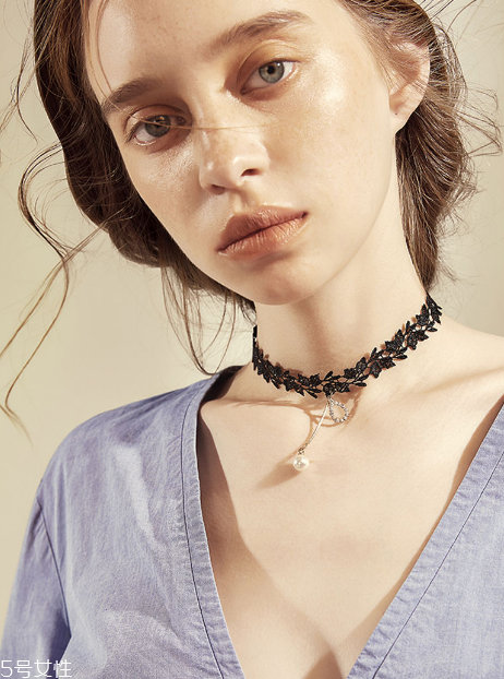 2022年流行什么項(xiàng)鏈？散發(fā)誘人頸間風(fēng)情