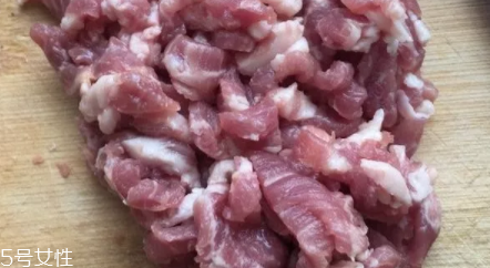 豆腐皮能油炸嗎？火候太猛容易炸糊