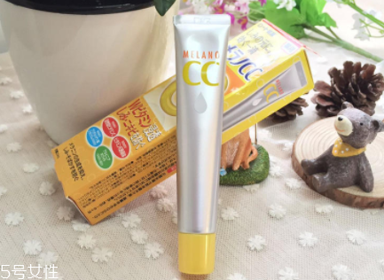 樂(lè)敦CC能涂在痘痘上嗎？痘痘與痘印均能改善