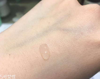 樂(lè)敦CC能涂在痘痘上嗎？痘痘與痘印均能改善