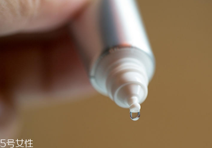 樂(lè)敦CC能涂在痘痘上嗎？痘痘與痘印均能改善