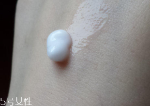 minon乳液適合油皮么？干皮和敏感肌最適合