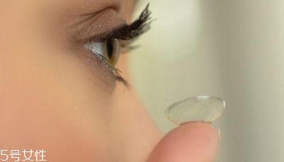 美瞳睡覺忘摘了會怎么樣 美瞳不宜過長時間佩戴 美瞳睡覺忘摘了會怎么樣 美瞳不宜過長時間佩戴