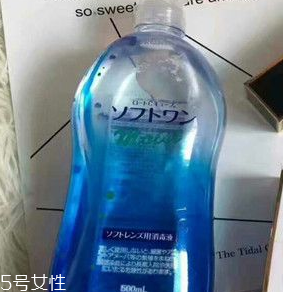 美瞳和隱形眼鏡的護(hù)理液一樣嗎 美瞳沒(méi)有護(hù)理液拿什么泡