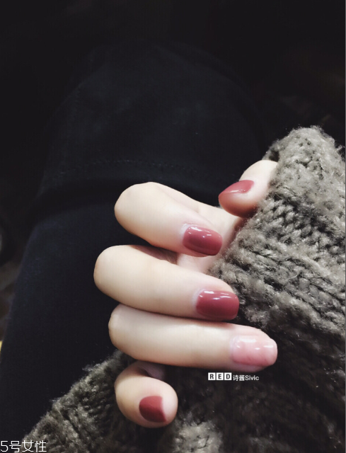 深色美甲圖片2022款式 美甲圖片2022款式顯氣質(zhì) 深色美甲圖片2022款式 美甲圖片2022款式顯氣質(zhì)