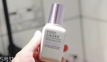 雅詩蘭黛線雕精華和小棕瓶哪個好？一起使用效果佳