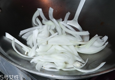 洋蔥怎么處理 洋蔥的處理技巧 洋蔥怎么處理 洋蔥的處理技巧