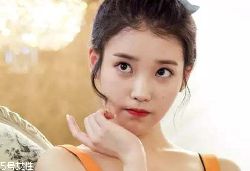 眼線眼尾怎么畫好看？用透明膠畫出優(yōu)美弧度