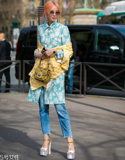 防水臺高跟鞋怎么搭配？拉長氣質(zhì)細腿