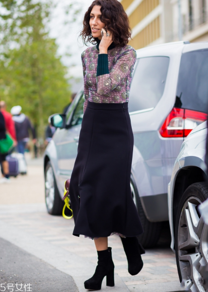 防水臺高跟鞋怎么搭配？拉長氣質(zhì)細腿