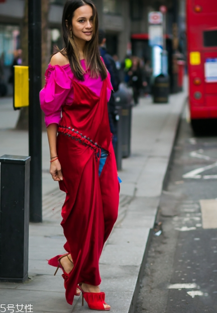 魚嘴高跟鞋怎么搭配？若隱若現(xiàn)的性感趾間