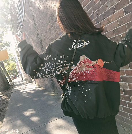 2022年新款棒球服？打造早春休閑風(fēng)