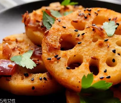 毛孔大黑頭多怎么辦？4款產(chǎn)品讓你無懼毛孔問題