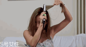 復(fù)古卷發(fā)什么顏色好看？小卷發(fā)黑色顯老