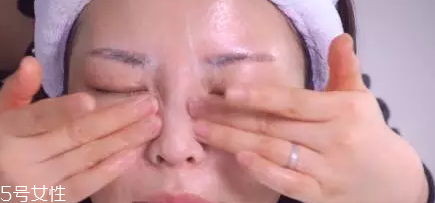 草莓鼻用什么產(chǎn)品最有效？4款產(chǎn)品讓鼻頭亮麗潔凈