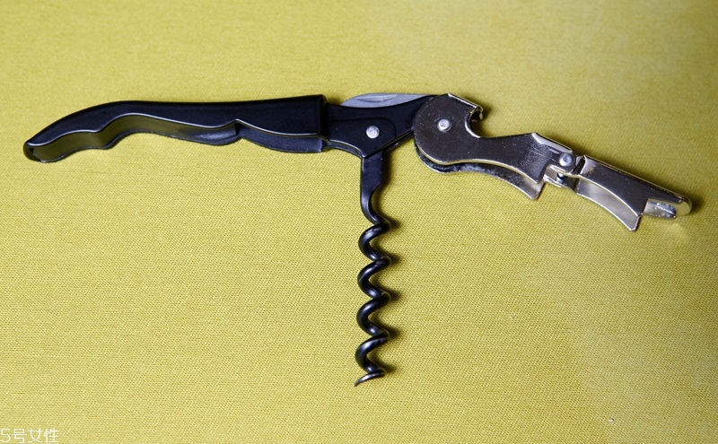 葡萄酒怎么用開瓶器開 4種開瓶器的使用方法 葡萄酒怎么用開瓶器開 4種開瓶器的使用方法