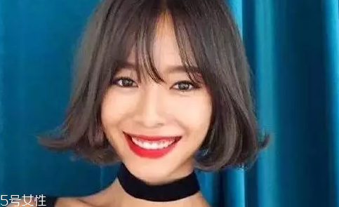 皮膚白的人染什么顏色的頭發(fā)好看？避免冷色調(diào)