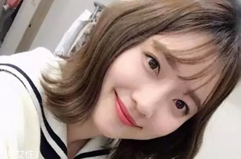 皮膚白的人染什么顏色的頭發(fā)好看？避免冷色調(diào)