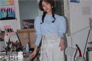 波點裙搭配什么上衣？復古混搭風女王