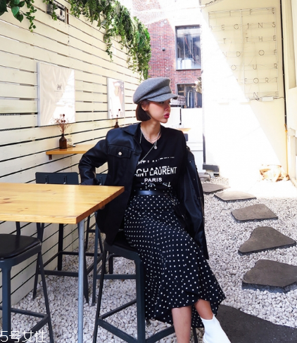 波點裙搭配什么上衣？復古混搭風女王