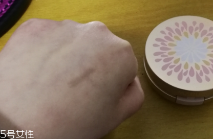 丸美氣墊BB霜幾號最白？1號適合白皮