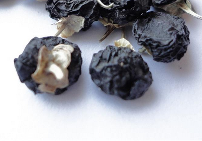 黑枸杞會泡成白色嗎？有這個可能