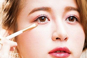 臥蠶筆怎么畫臥蠶？三步讓你擁有少女般的眼眸