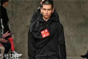 李寧走秀款虎鶴雙形限量衛(wèi)衣多少錢_在哪買？