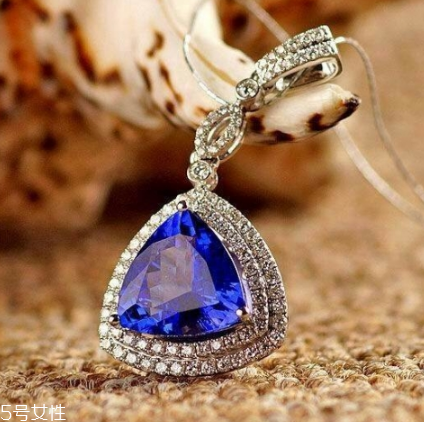 坦桑石有收藏價(jià)值嗎？坦桑石很值得收藏