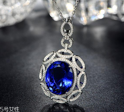 坦桑石多少錢一克拉？一般都在上千元