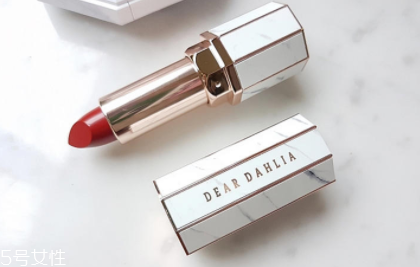 dear dahlia大理石彩妝系列好用嗎？非常適合黃種人