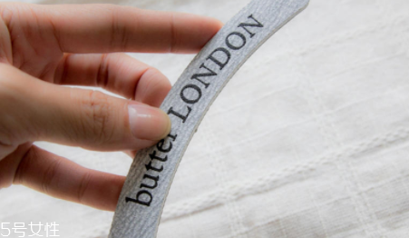 怎么自己在家美甲？4個(gè)步驟打造創(chuàng)意美甲