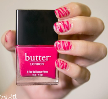 怎么自己在家美甲？4個(gè)步驟打造創(chuàng)意美甲