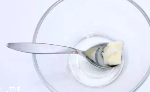 顯年輕的口紅色有哪些？TF黑管口紅溫柔又活潑