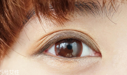 lunasol日月晶彩怎么畫(huà)眼影？簡(jiǎn)單打造橙色無(wú)辜妝