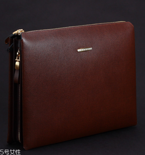 男生怎么穿顯得成熟？輕松塑造穩(wěn)重形象