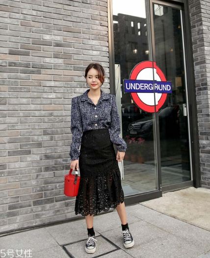 蕾絲長(zhǎng)裙配什么鞋子？為你加足時(shí)髦指數(shù)