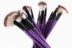 化妝刷買什么材質(zhì)的好？眼影刷用動(dòng)物毛更好