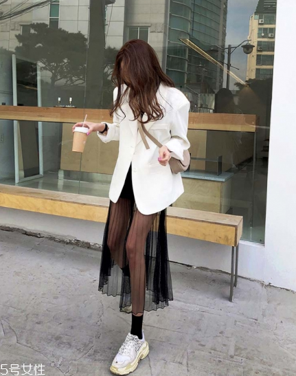 春天穿什么長裙好看？這幾款助你魅力激增